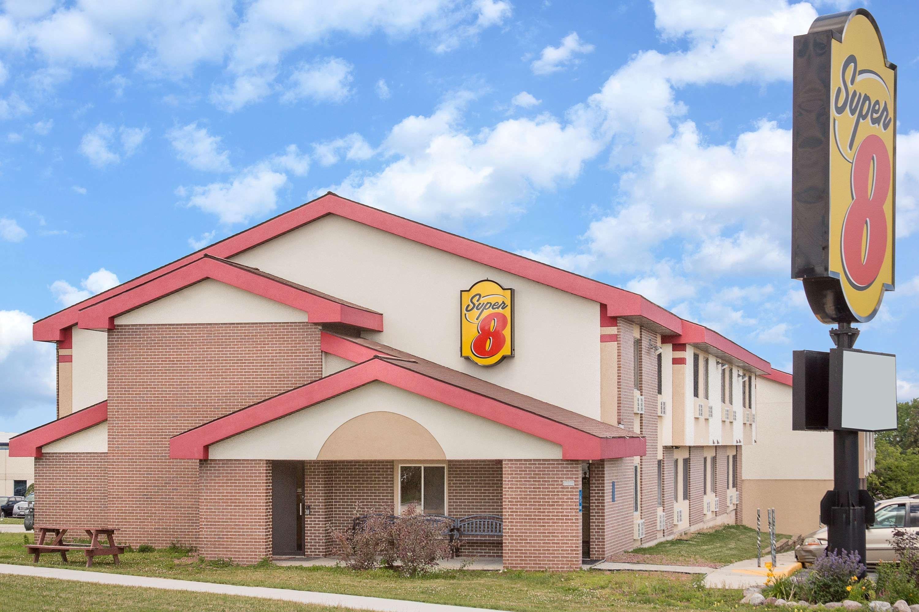 Super 8 By Wyndham Sheboygan Wi Exterior foto