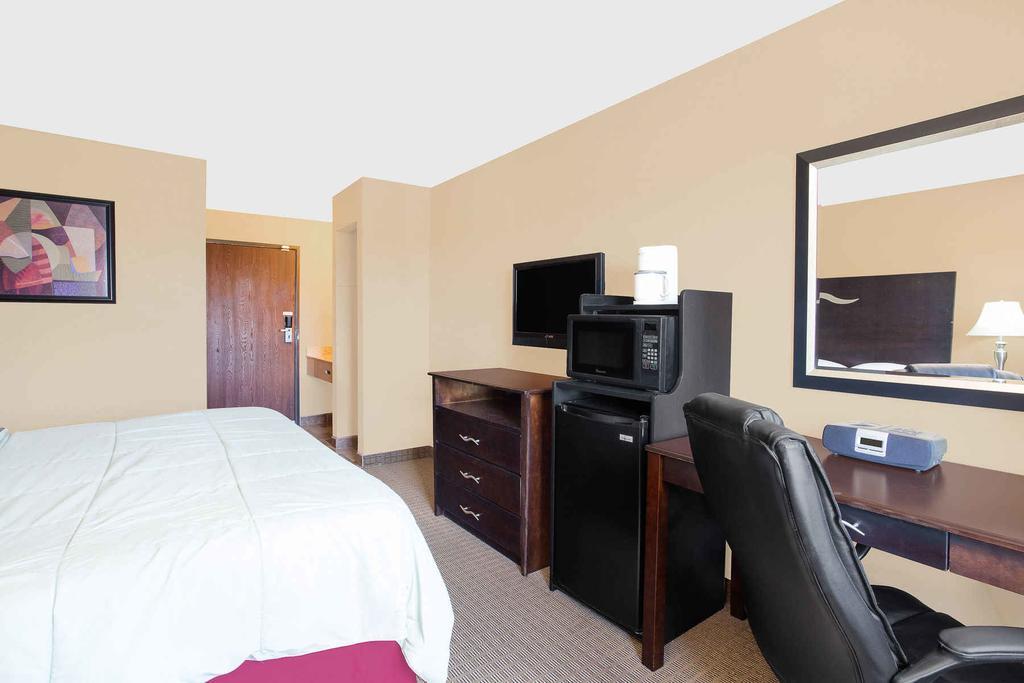 Super 8 By Wyndham Sheboygan Wi Exterior foto
