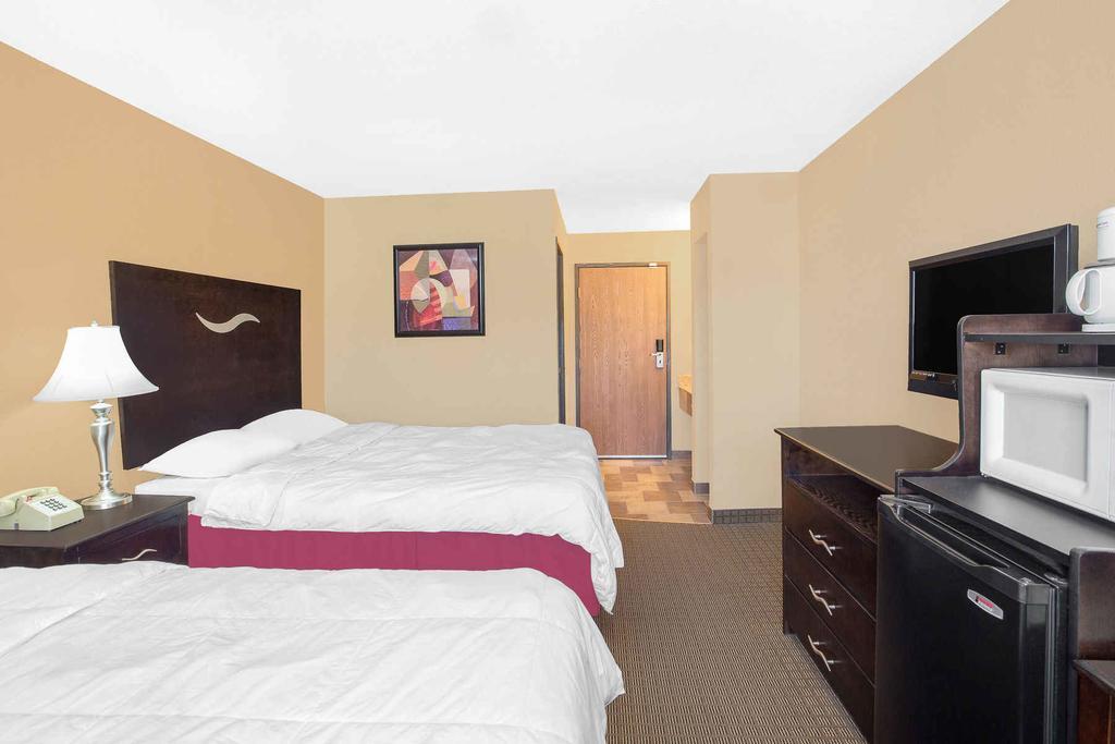 Super 8 By Wyndham Sheboygan Wi Exterior foto